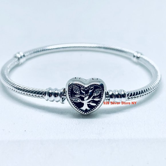 Authentic Pandora Moments Family TREE HEART CLASP Bracelet - Picture 1 of 7